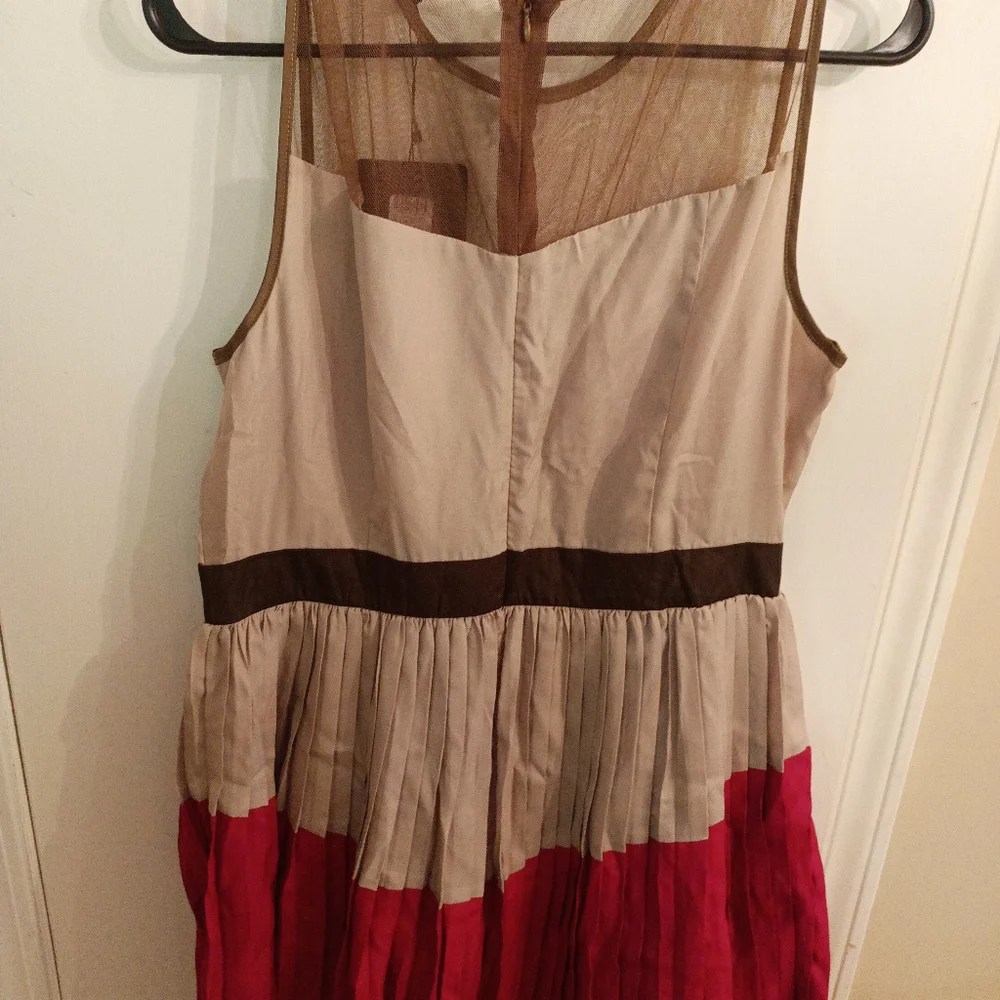 Dress - Picture 2 of 11